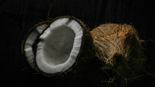 ¿Qué tan bueno es desmaquillarse con aceite de coco?